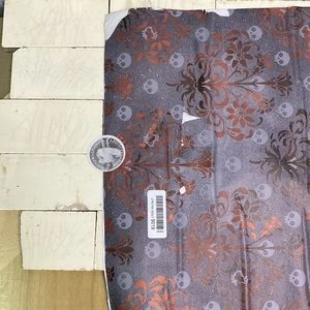 NWOT Gothic Sugar Skull Peel & Stick Wallpaper Roll Width 17.7